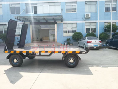 3吨带爬梯工业牵引乐玩在线手机版(大中国区)4I.jpg